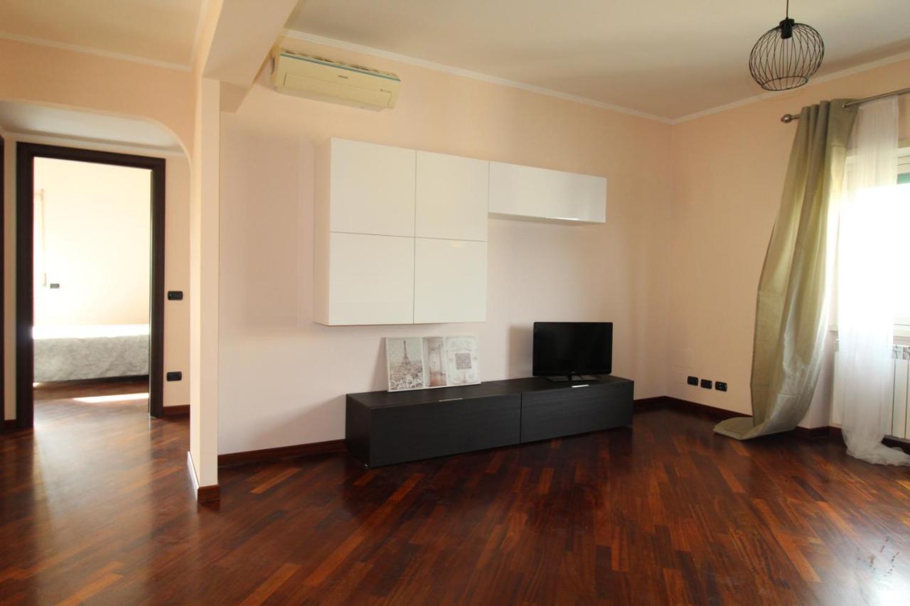 Apartment Via Gentiloni,40 Metro Jonio Rom